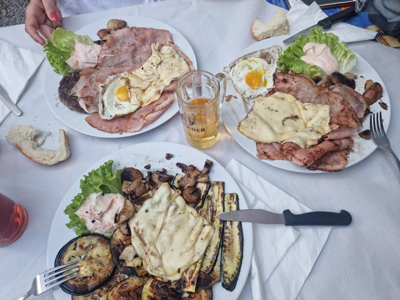 Piatti misti con frittata e grigliata